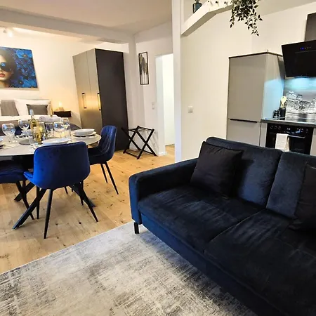 Apartment Navia Vela Premium - Parkplatz, Boxspringbett & Balkon *