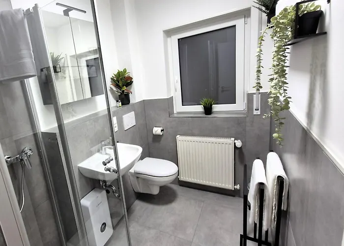 Navia Vela Premium - Parkplatz, Boxspringbett&balkon * Koblenz (Rhineland-Palatinate)